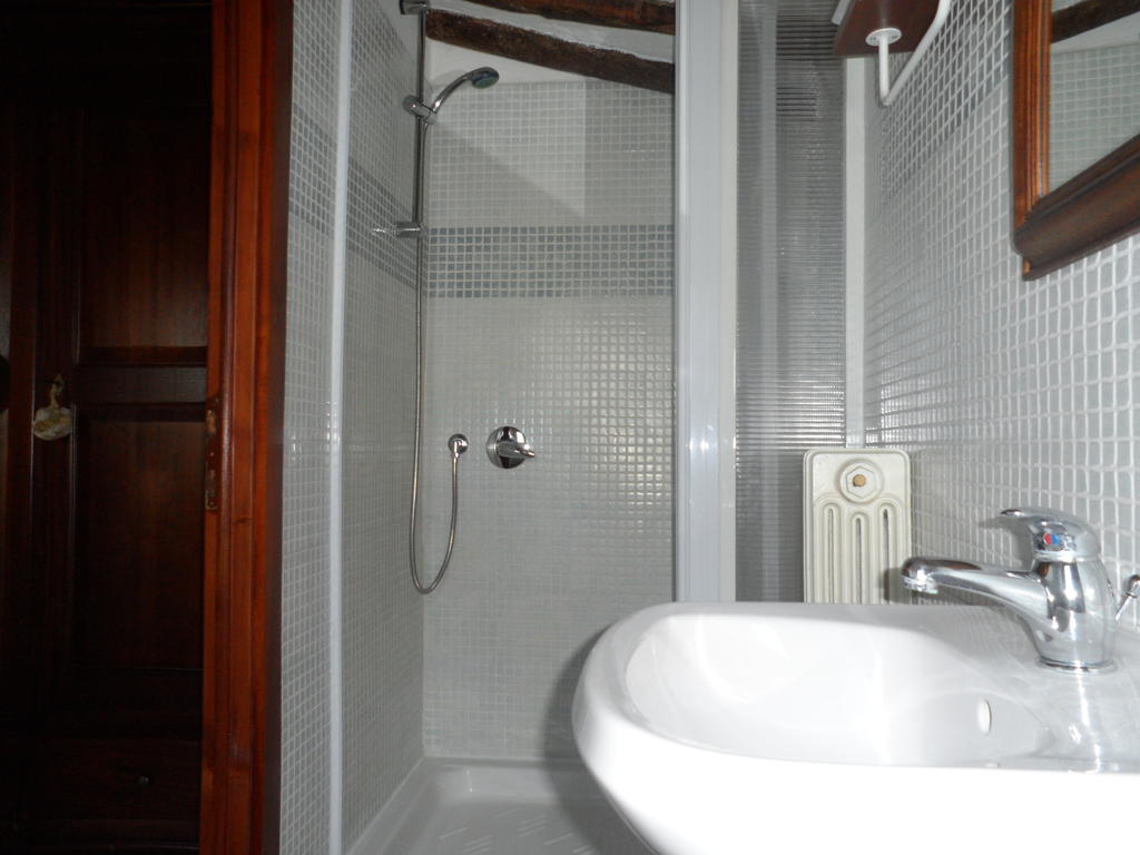Podere Il Caggio Rooms Σαν Τζιμινιάνο Δωμάτιο φωτογραφία